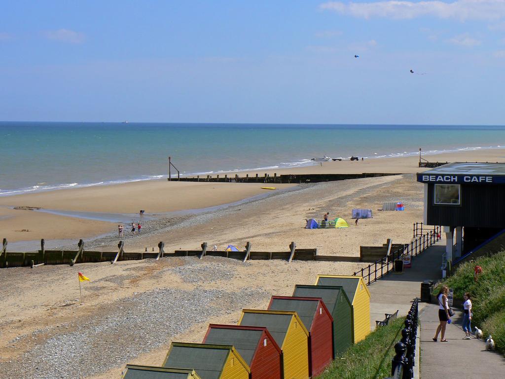 Grand Norfolk Apartment Mundesley Exterior photo