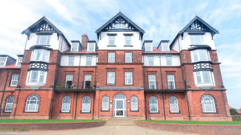Grand Norfolk Apartment Mundesley Exterior photo
